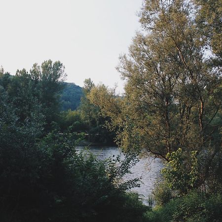 Joli Gite Pour 5 Personnes : Chez Cherrie Saint-Julien-de-Lampon Exteriér fotografie